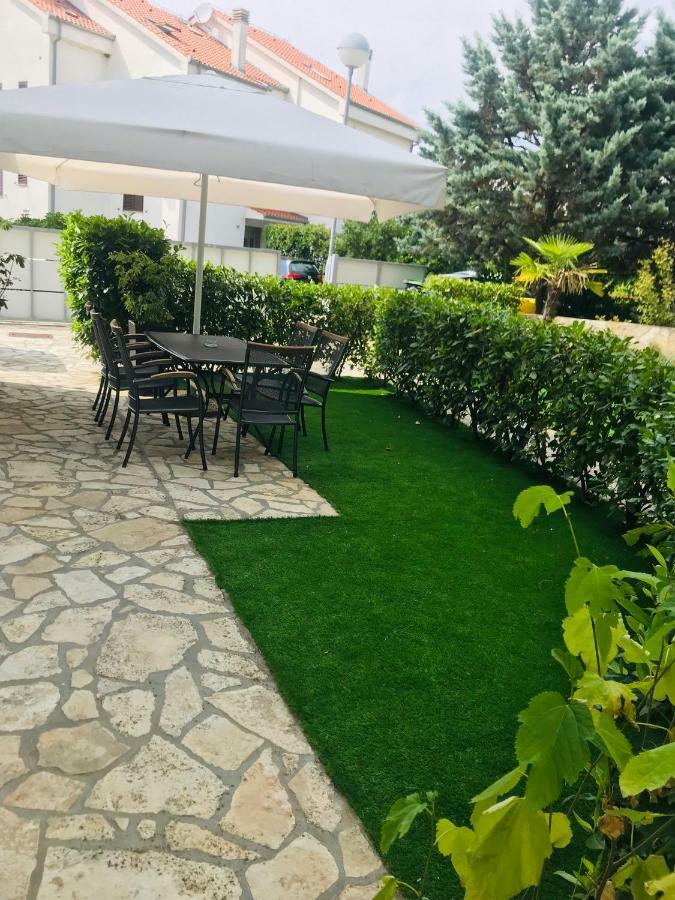 Apartments Eva Malinska Ngoại thất bức ảnh